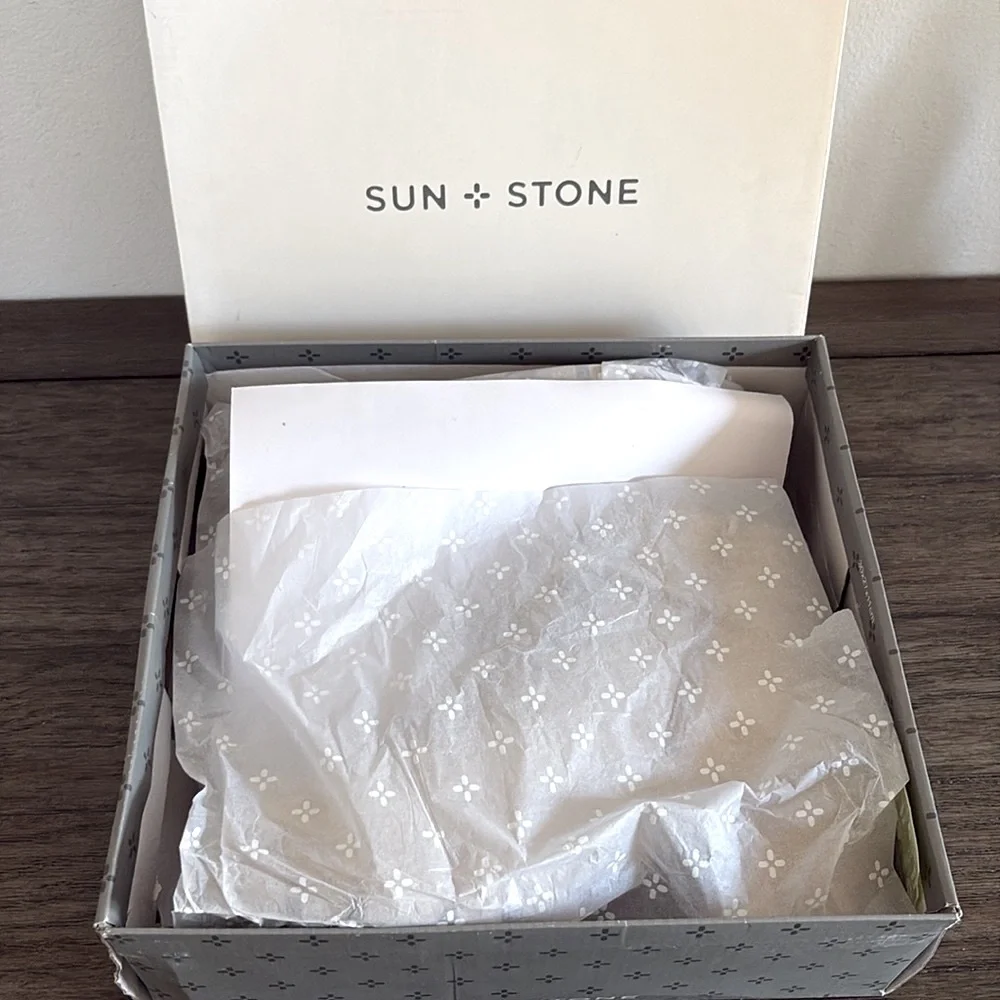 NIB [Sun + Stone] Ruthee Lug Faux Leather Round Toe Low Ankle Boots Women’s 10 - Picture 11 of 12